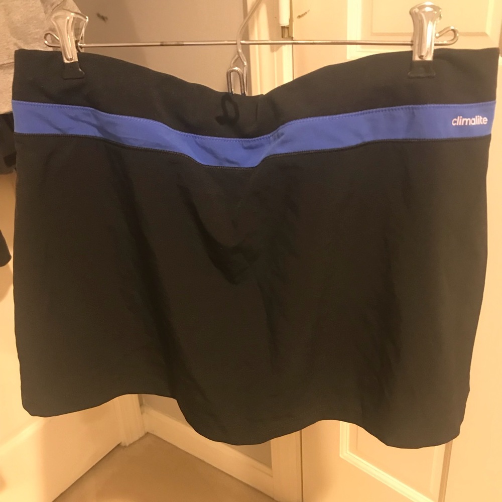 Adidas tennis skirt size L